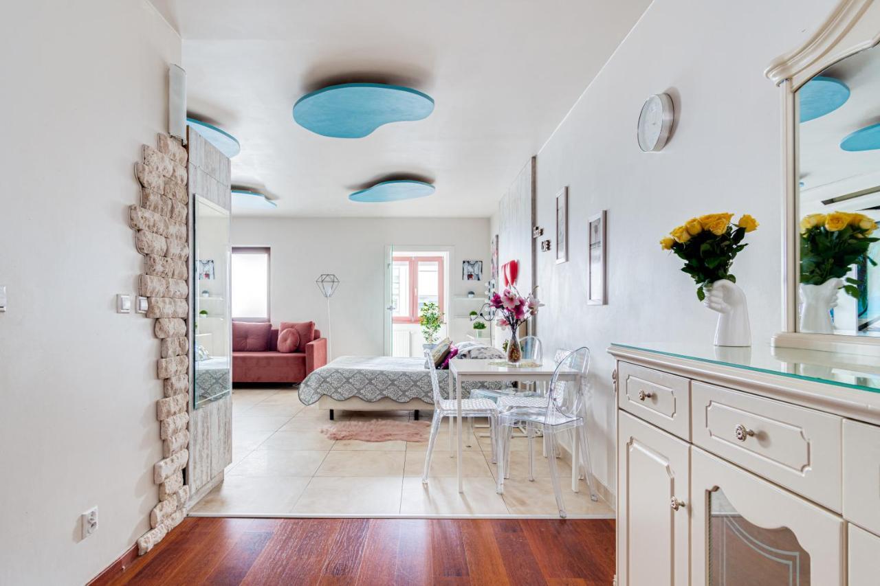 Apartament Na Olawskiej Wroclaw Bagian luar foto