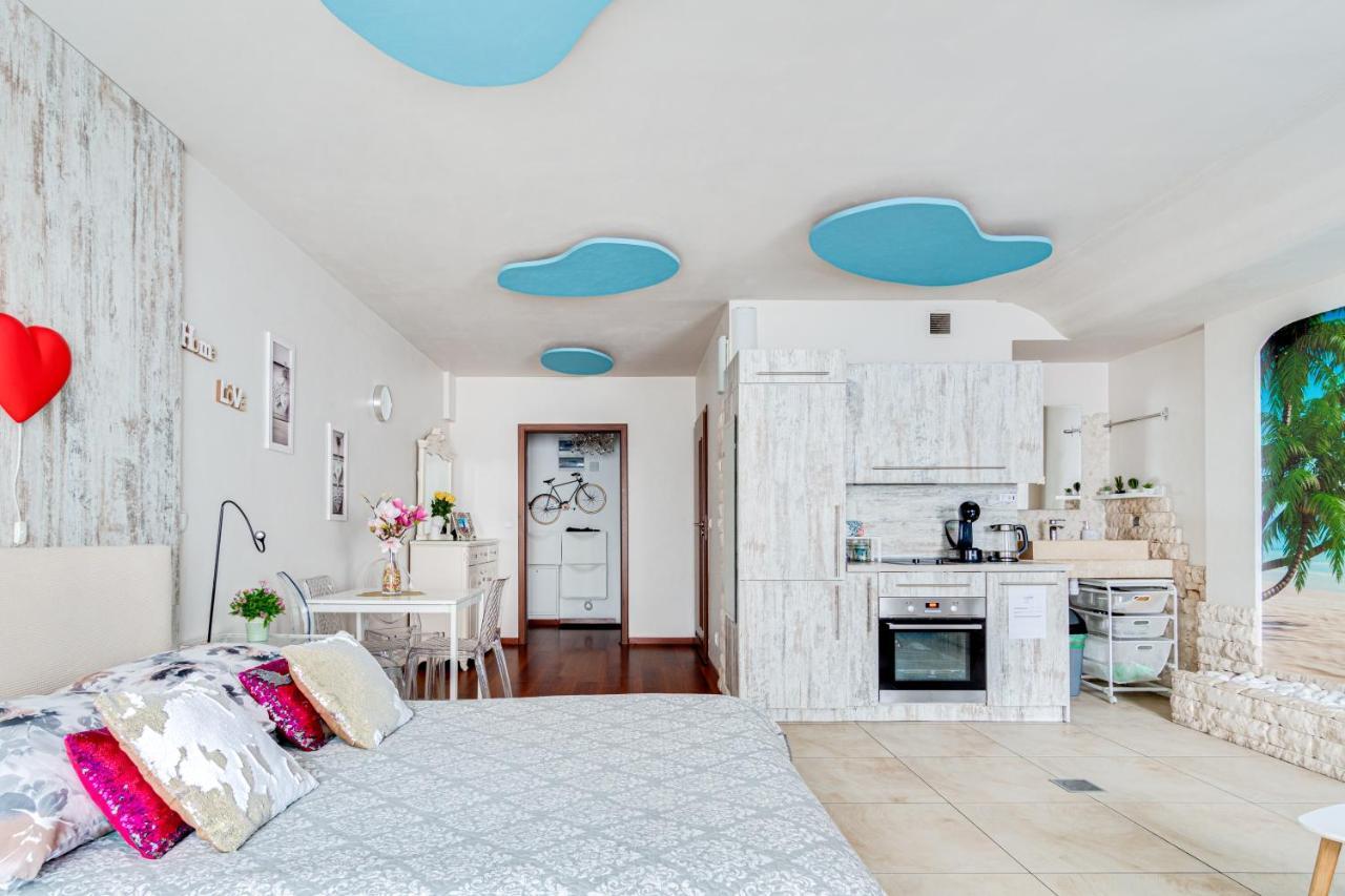 Apartament Na Olawskiej Wroclaw Bagian luar foto